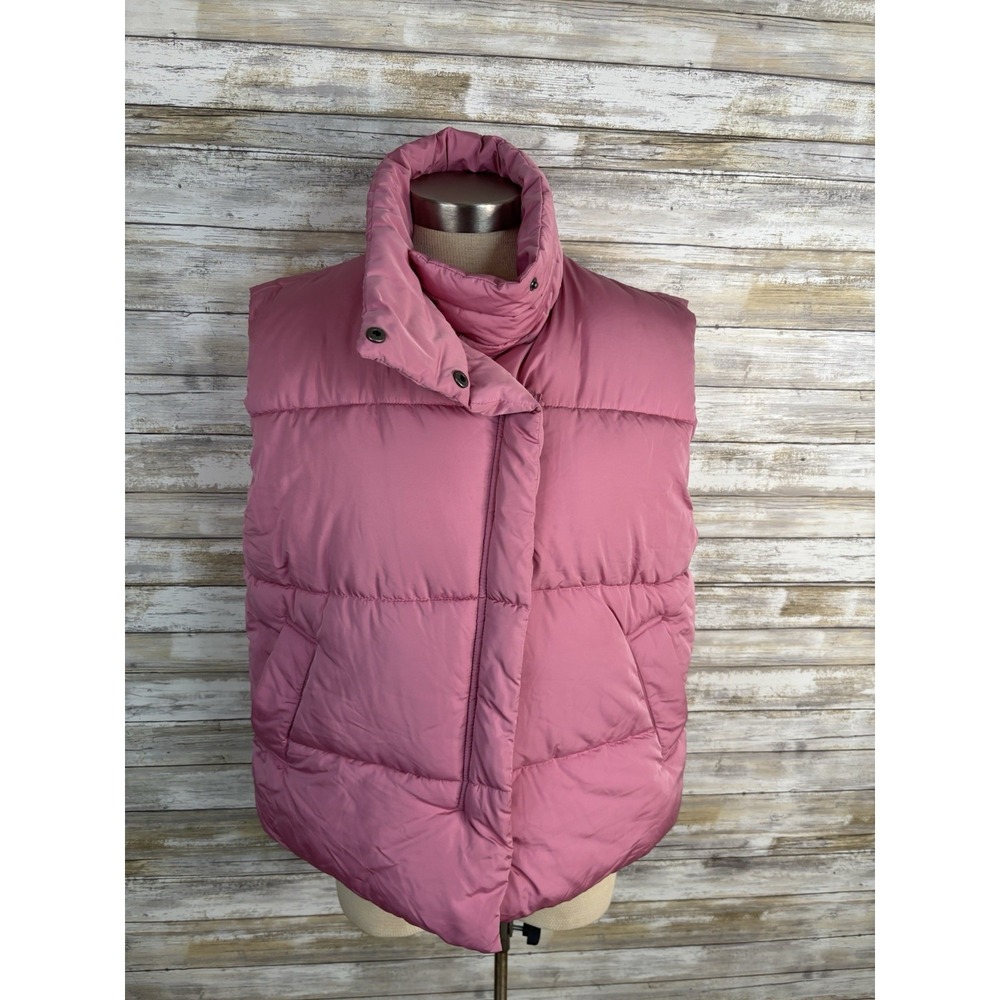 Urban Outfitters Puffer Vest Size Small Pink‎ Oversized